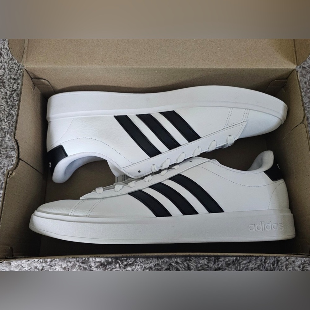 Adidas Grand Court 2.0 White Sneakers.